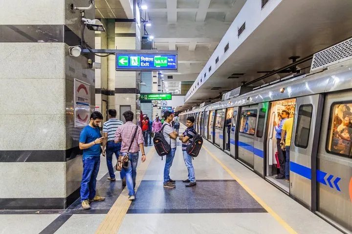 Delhi Metro Guided Tour - Walk And Taste