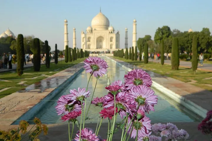 Tajmahal Overnight Tour From Delhi