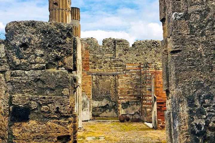Naples & Pompeii Day Tour from Rome: Pompeii Ticket & City Visit