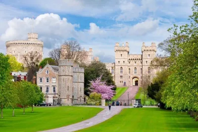 Extended visit: Windsor Castle & Stonehenge