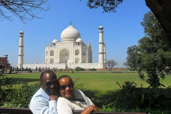 Taj Mahal & Agra Sightseeing Tour from Jaipur