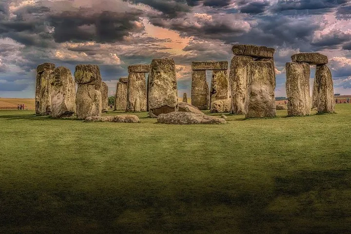 Southampton Pre-Cruise Tour: London to Southampton via Stonehenge