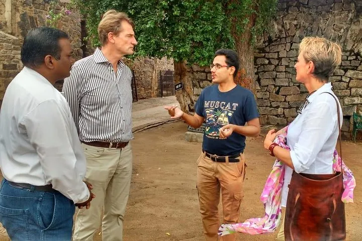 Hyderabad city tour with guide & lunch in private car for a heritage experience