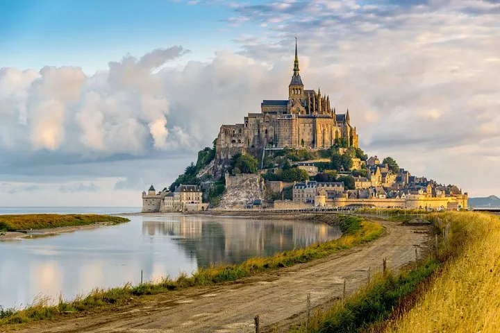 Mont Saint Michel Guided Day Trip with Abbey Entry from Paris