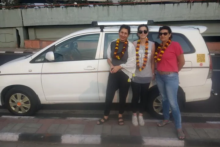 Day Trip To TAJ MAHAL With Driver And Guide