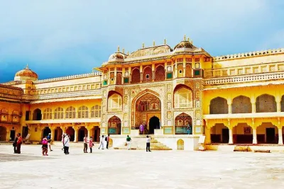 2 Nights & 3 Days Jaipur Luxury tour From New Delhi