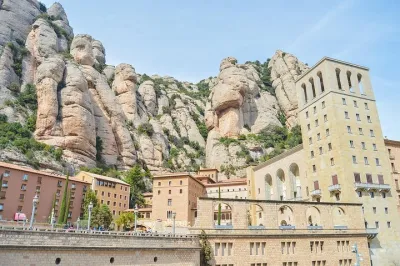 Montserrat 7-hour Private Tour from Barcelona with Lunch