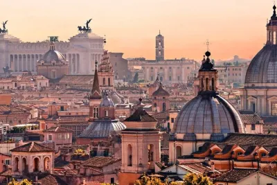 Discover the famous seven hills of Rome with the calessino bee