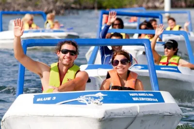 Intrepid SpeedBoat Tour in Cancun with Snorkel Experience
