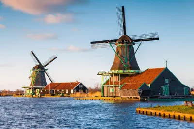 From Amsterdam : Windmills of Zaanse Schans Tour
