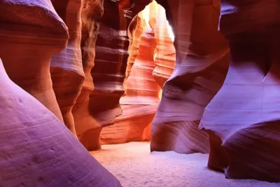 Upper Antelope Canyon & Horseshoe Bend Tour from Las Vegas