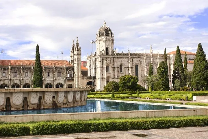 Lisbon Shore Excursion: Private Day Trip to Lisbon and Sintra