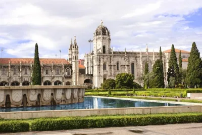 Lisbon Shore Excursion: Private Day Trip to Lisbon and Sintra