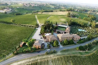Montepulciano and Pienza: Private Wine Tour from Rome