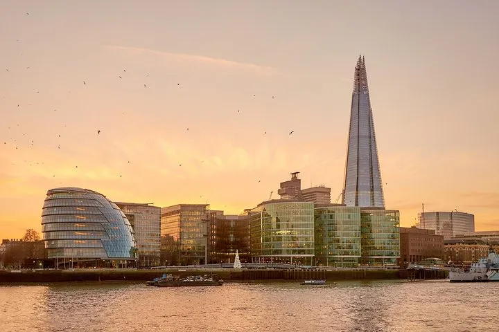 Four Centuries of Entertainment on London's South Bank: A Self-Guided Audio Tour
