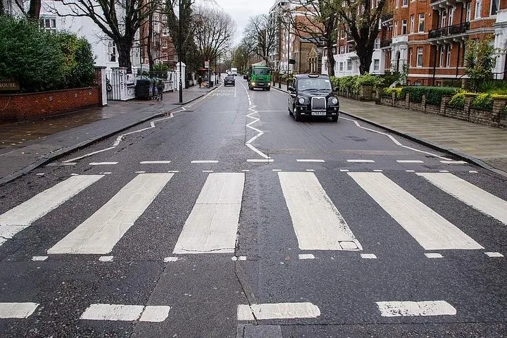 The Beatles tour in London in Spanish