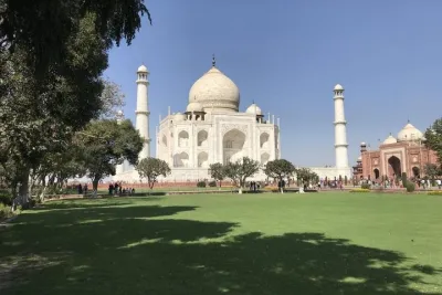 Private Taj Mahal & Agra same day trip from Delhi