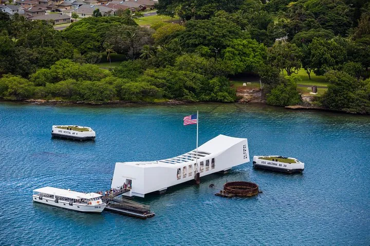 Pearl Harbor, USS Arizona Memorial and Honolulu City Tour
