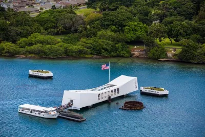 Pearl Harbor, USS Arizona Memorial and Honolulu City Tour