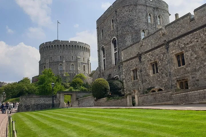 Private Driver Guided Tours Windsor Castle and Stonehenge