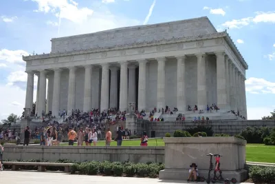 DC Monuments Self-Guided Walking Tour and Scavenger Hunt