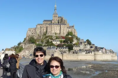 Day-trip with personal guide in Mont Saint-Michel from Paris with private car