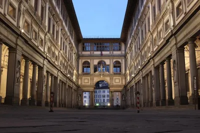 Small Group Uffizi Guided Tour with Free Walking Tour