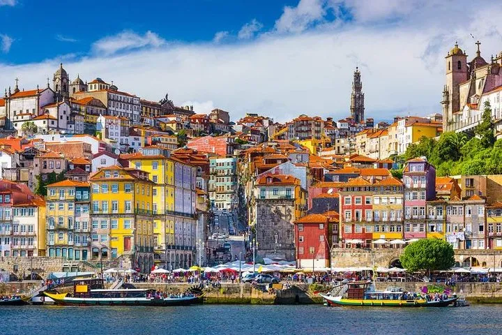 Private 2-Day Tour to Porto & Aveiro & Fatima & Nazaré & Óbidos