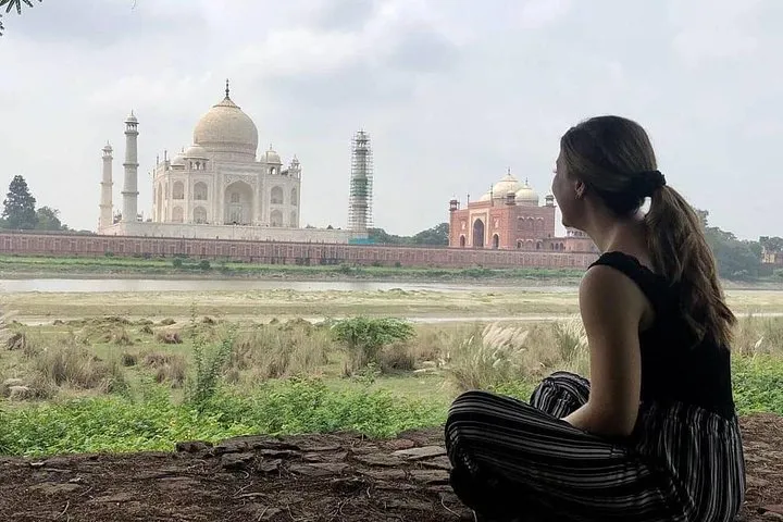 Skip the Line Taj Mahal Entrance Ticket with Add-Ons