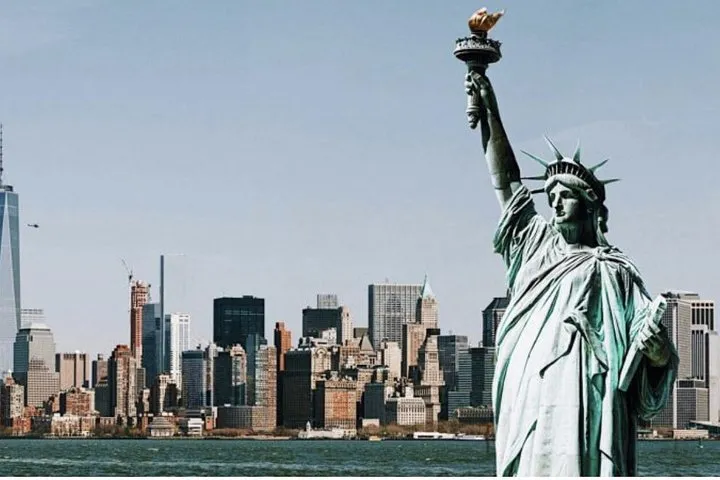 Statue of Liberty & Ellis Island - Exclusive Guided Tour