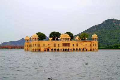 New Delhi Hotel, Airport to Jaipur Private Transfer