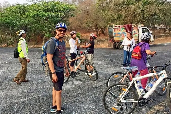 Morning Jaipur Cycle Tour with Food Testing