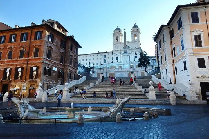Early Morning Sightseeing Piazzas Tour with Breakfast