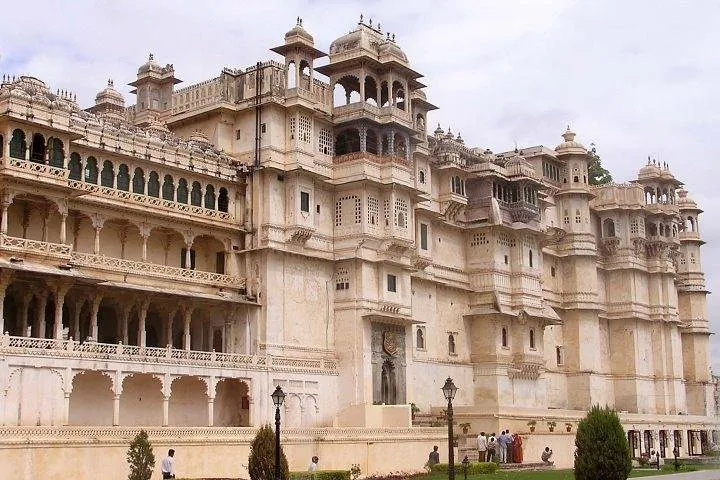 Private Udaipur City Tour With Optional Guide