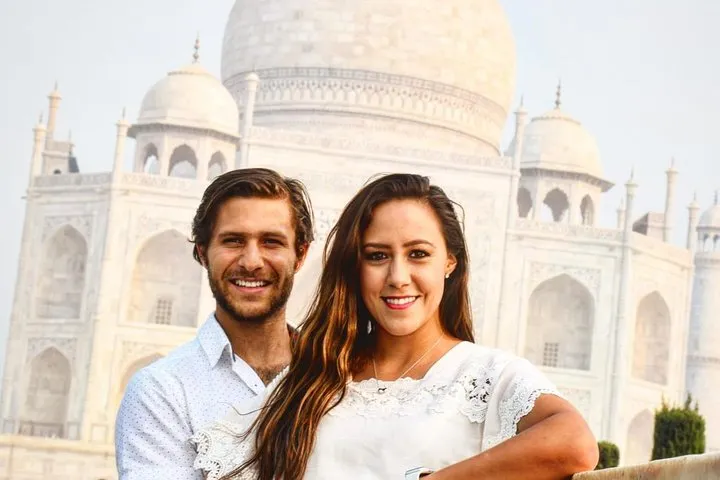 Private Agra Day Tour Including Taj Mahal nd Agra Fort from Delhi
