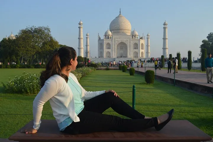Taj Mahal Tour From Any Hotel in Agra , Agra Railway Station or Agra Airport