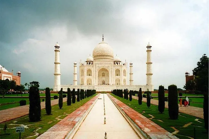 Taj Mahal and Agra Same Day return Trip from Jaipur