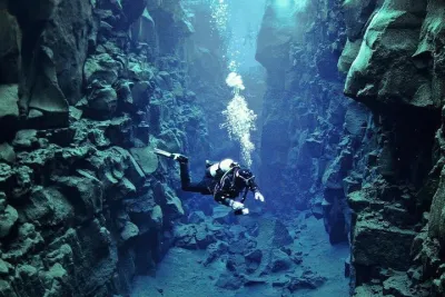 Silfra: Diving Between Tectonic Plates - Meet on Location