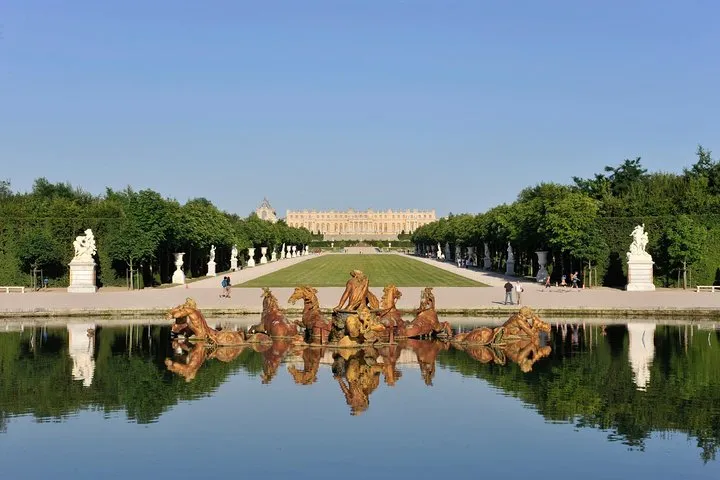 Private Versailles with minivan