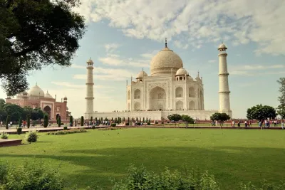 Taj Mahal Sunrise Tour from Delhi by Car – Same Day Agra Trip