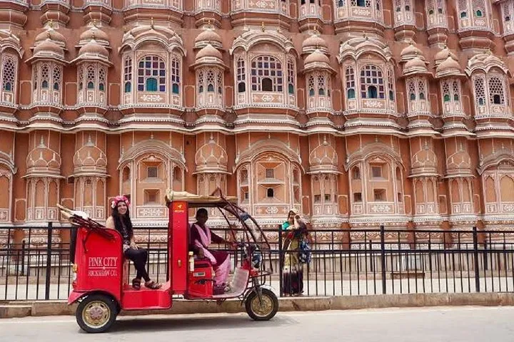 Jaipur Rickshaw Tour – Explore the Pink City & Local Markets