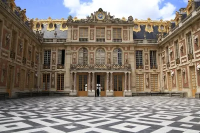 Palace of Versailles & Giverny Audio Guide Tour with Pickup and Drop Off