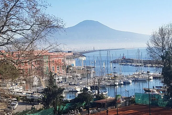 Private Transfer Rome to Naples: Luxury Car & Professional Driver