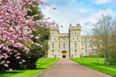 Private driver tour Windsor, Eton & Hampton Court