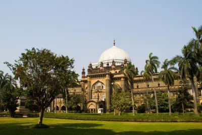 Ancient Caves, Forts, Taj & Temples Expedition