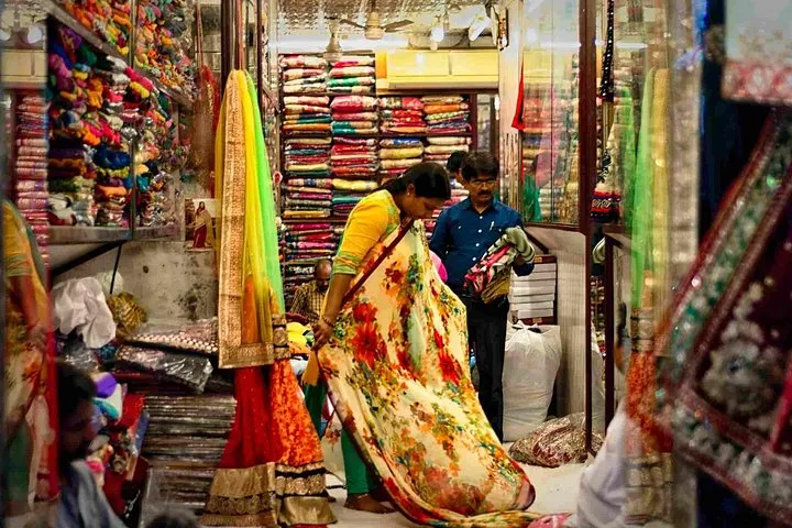 New Delhi Private Shopping Tour By Car