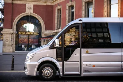 Private Minibus Arrival Transfer: Heathrow Airport to Central London