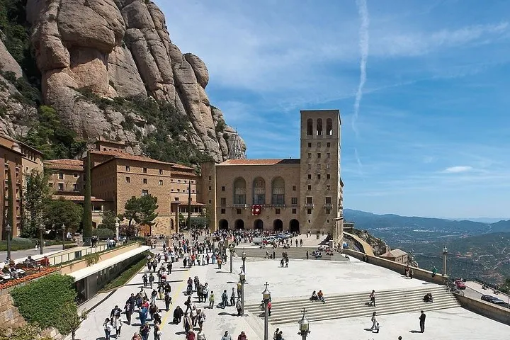 Barcelona Montserrat Basilica, Black Madonna Tour with Transport