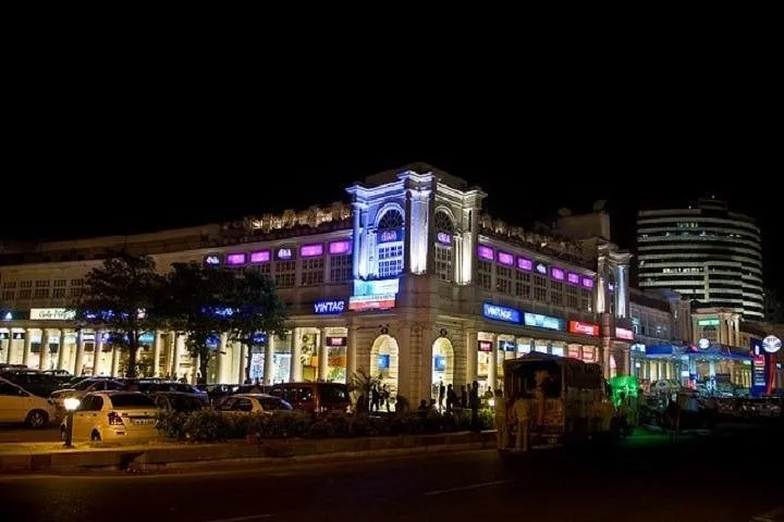 Ride Through The Imperial Heart Of New Delhi