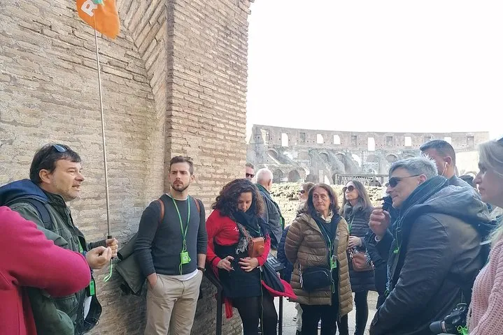 Colosseum with Gladiator Arena, Forum and Palatine in Spanish